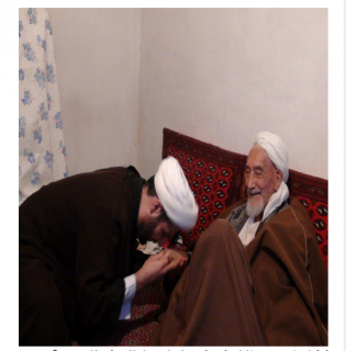 آداب حضور در محضر پدر و مادر
